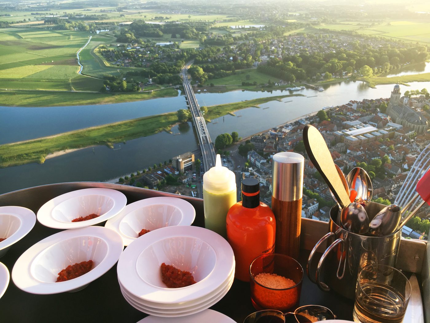 Koken in een luchtballon, het restaurant met het meest mooie uitzicht