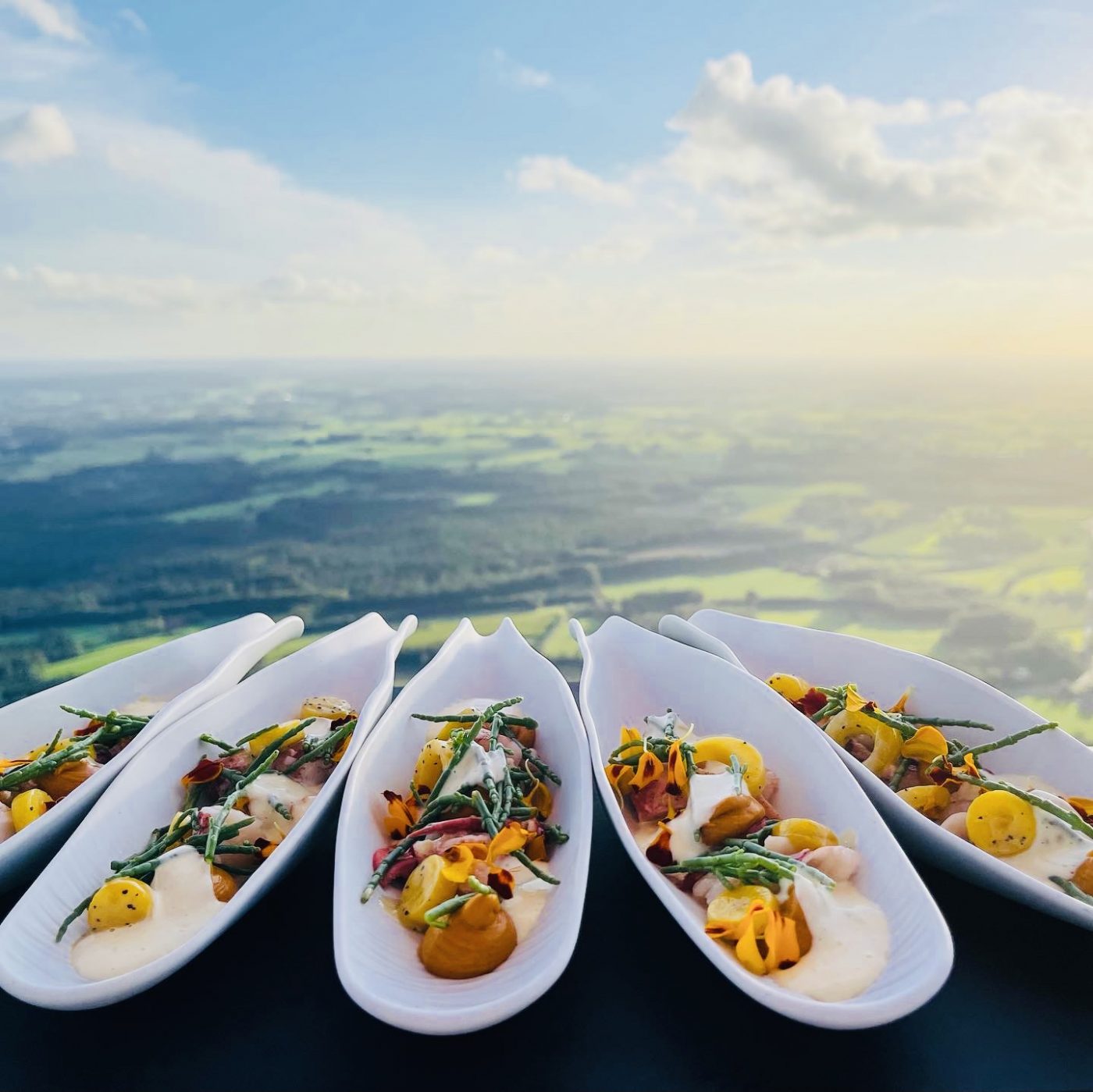 Salade langoustines bijzonder uit eten exclusief sterrendiner in de luchtballon